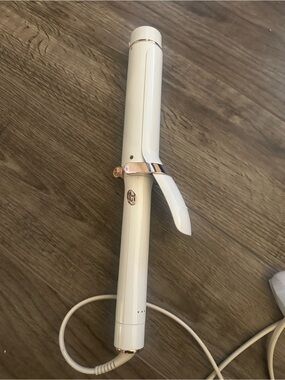 T3 White and Rose Gold Curling Iron